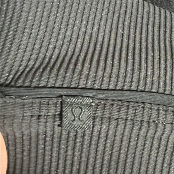 Lululemon Energy Bra - Picture 3 of 3